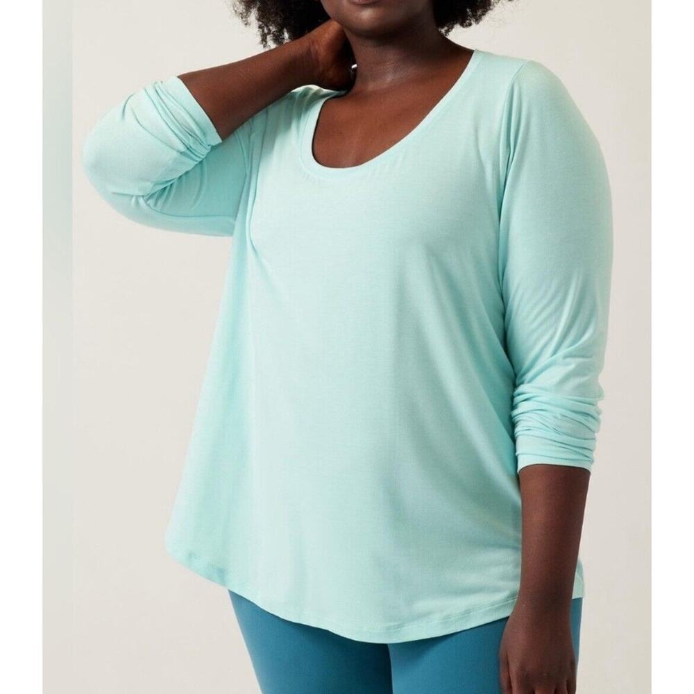 Athleta Crossover Ruched & Stratus Tops Size 3X NWT $139 Value LOT OF 2 Basics - Picture 9 of 10